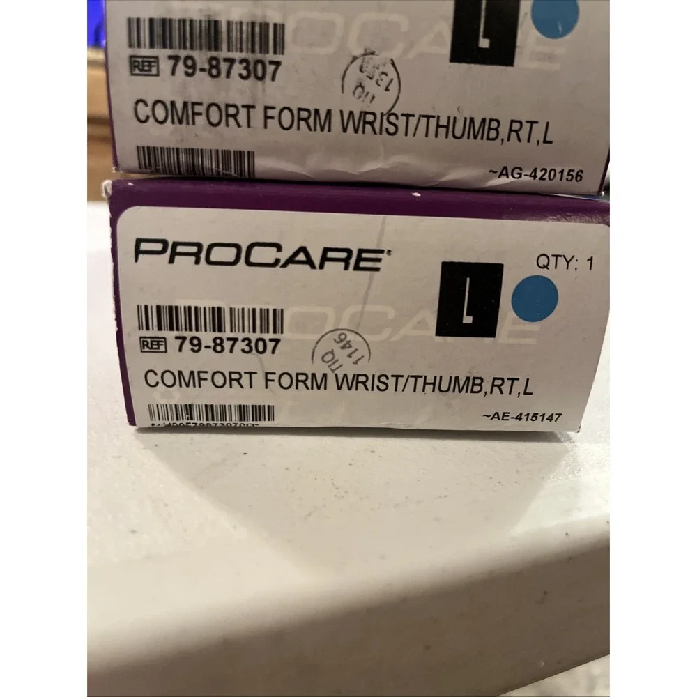 ProCare® ComfortForm™ Right Wrist Splint with Abducted‎ Thumb, Large #79-87307